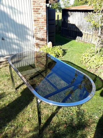 vintage eettafel  beschikbaar voor biedingen