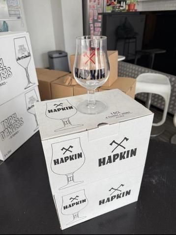 Glazen: Hapkin beschikbaar voor biedingen