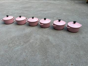6 le creuset mini cocotte round strawberry pink beschikbaar voor biedingen