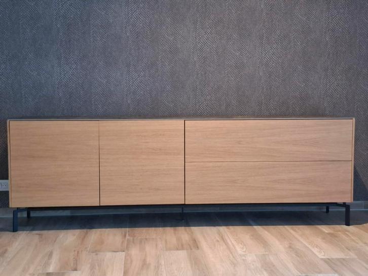 Prachtige kwaliteits dressoir kast, Huis en Inrichting, Kasten | Dressoirs, Zo goed als nieuw, Metaal, Ophalen