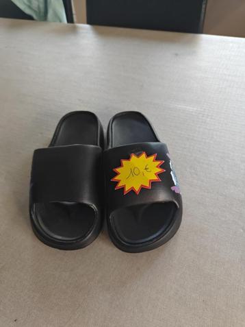 Disney Stitch Cartoon zwarte Pantoffels  beschikbaar voor biedingen