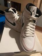 Nike Air Jordan 1 mid barely rose, Kleding | Dames, Schoenen, Nike Jordan, Nieuw, Ophalen of Verzenden, Sneakers