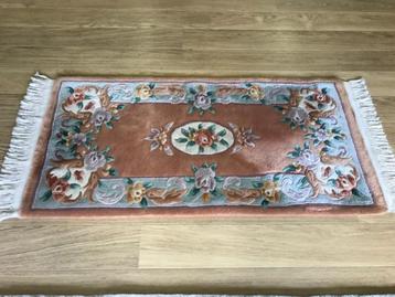 Handgeknoopt Chinees tapijtje beschikbaar voor biedingen
