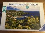 Puzzel Ravensburger 2000 stukjes Côte d'Azur Miramar, Puzzle, Utilisé, Enlèvement ou Envoi, Plus de 1 500 pièces