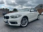 BMW 116i / 2018 : LED / GPS / PDC / GARANTIE, Auto's, 4 cilinders, Leder en Stof, Wit, Bedrijf