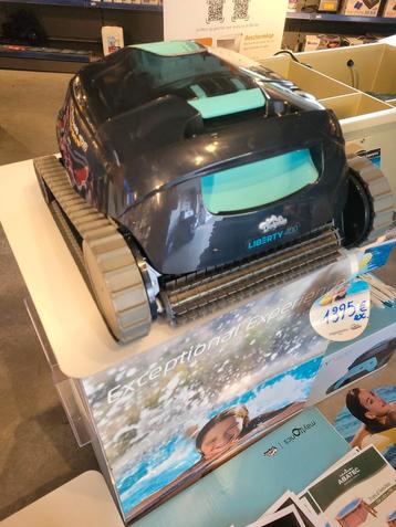 NIEUWE DOLPHIN  LIBERTY ZWEMVIJVER ROBOT IS ER!  beschikbaar voor biedingen