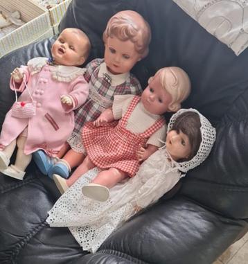 4 vintage poppen, waarvan 2 merk schildpad beschikbaar voor biedingen