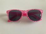 Roze zonnebril met witte hartjes - C&A, Enfants & Bébés, Accessoires de mode pour enfants, Enlèvement ou Envoi, Utilisé, C&A