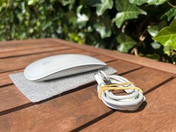 Souris Apple Magic 2, Souris, Enlèvement ou Envoi, Utilisé, Apple