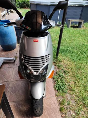 Aprilia sr 125 leonardo, Motoren, Scooter, Particulier, 125 cc, 11 kW of minder