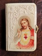 gebeden boekje met verharde kaft en slotje salve-regina 1903, Boeken, Ophalen of Verzenden, Gelezen, Christendom | Katholiek