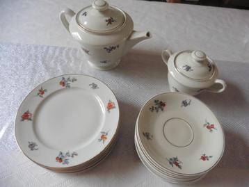 Een set van verschillende stukken vintage Zwitsers serviesgo, Antiek en Kunst, Antiek | Keramiek en Aardewerk, Ophalen