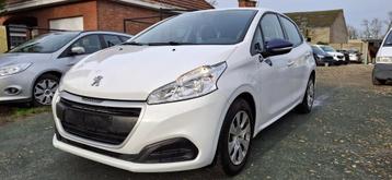 Peugeot 208 1200 benzine van 2019 met 87000 km, Auto's, Voorwielaandrijving, Stof, Euro 6, Wit