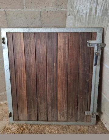 Paarden stal deur 113 x 130 cm beschikbaar voor biedingen