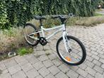 kinder fiets goede staat wit kleur met nieuwe  rem, Fietsen en Brommers, Ophalen of Verzenden, Zo goed als nieuw
