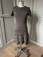 Taupekleurige jurk Miss Money 40, Kleding | Dames, Ophalen of Verzenden, Zo goed als nieuw