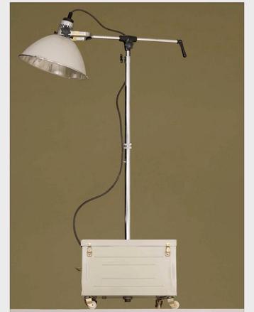 salonlamp - new old stock  - veldhospitaallamp USSR beschikbaar voor biedingen