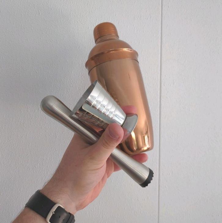 Koperkleurige cocktail shaker, maatbeker en muddler, Maison & Meubles, Cuisine | Ustensiles de cuisine, Neuf, Enlèvement ou Envoi