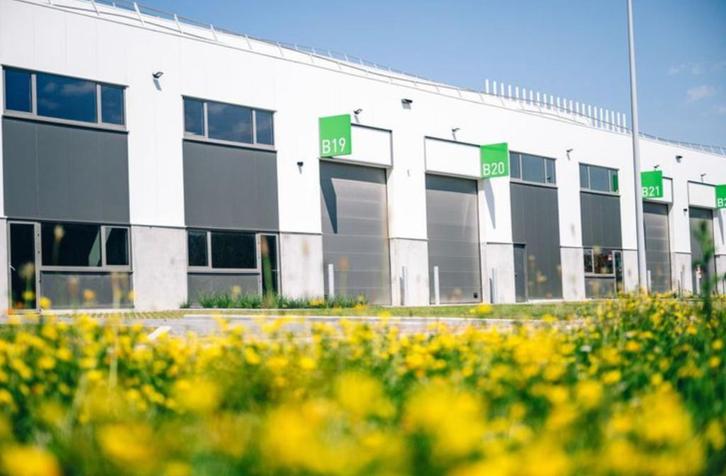 ** À louer : Unités PME moderne à Rhisnes 305m2 **, Zakelijke goederen, Bedrijfs Onroerend goed, Bedrijfsruimte, Huur