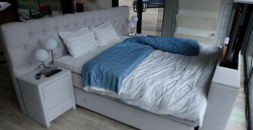 luxe bed met geïntegreerde televisie NIEUW, Huis en Inrichting, Slaapkamer | Bedden, Nieuw, 180 cm, 200 cm, Ophalen of Verzenden