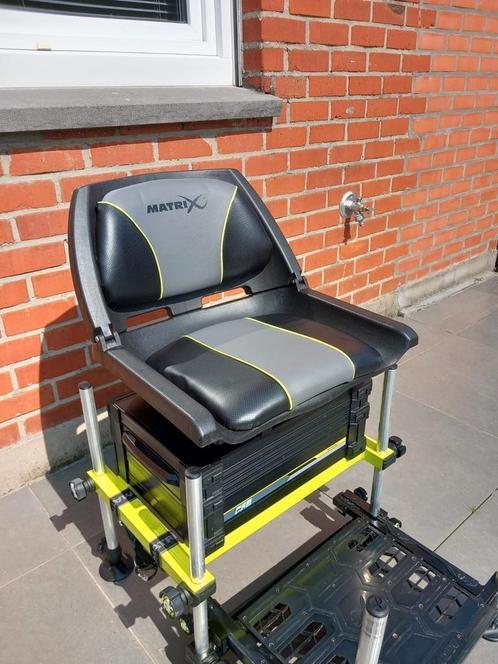 Visstation Matrix F25 Seatbox MK2+Matrix Swivel Seat +..., Watersport en Boten, Hengelsport | Witvissen, Zo goed als nieuw, Complete set