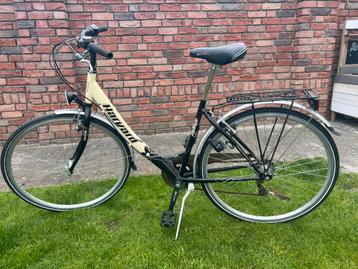 Damesfiets 28 inch beschikbaar voor biedingen
