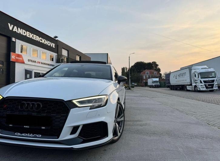 Audi RS3, Auto's, Audi, Particulier, RS3, Benzine, Euro 6, Berline, 4 deurs, Automaat, Wit, Zwart, Vierwielaandrijving, Ophalen