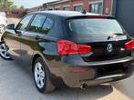 BMW 1 SERIE✅ 116i GARANTIE FACELIFT CARPLAY BLANCO GEKEURD, Auto's, 1498 cc, Zwart, Onderhoudsboekje, 1 Reeks