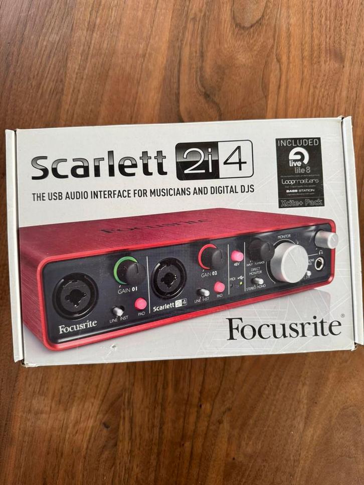 Focusrite Scarlett 2i4 1st gen, Musique & Instruments, Musiques & Instruments Autre, Comme neuf, Enlèvement
