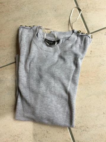 „GROGGY” T XS BLOUSE MET LANGE MOUWEN beschikbaar voor biedingen