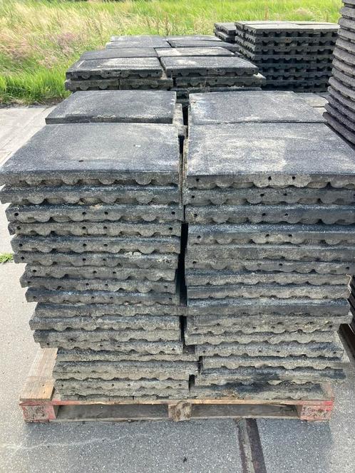 280 zwarte vochtdoorlatende rubberen tegels 50x50x4,5cm, Dieren en Toebehoren, Stalling en Weidegang