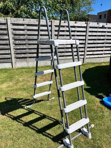 Zwembad ladder beschikbaar voor biedingen