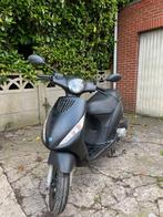 Je vends par la présente mon Piaggio zip classe A. Année de, Enlèvement, Comme neuf, Zip