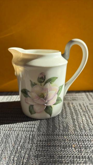 Petit pichet Madeleine Sezille, Enlèvement ou Envoi, Comme neuf, Porcelaine