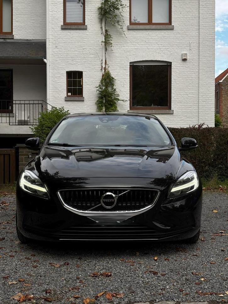 Volvo v40 D2, Autos, Volvo, Particulier, V40, Diesel, Euro 6, Hatchback, 5 portes, Automatique, Noir, Noir, Enlèvement