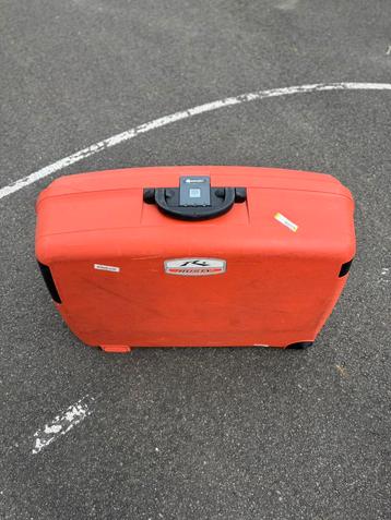 Delsey harde reiskoffer orange.  beschikbaar voor biedingen