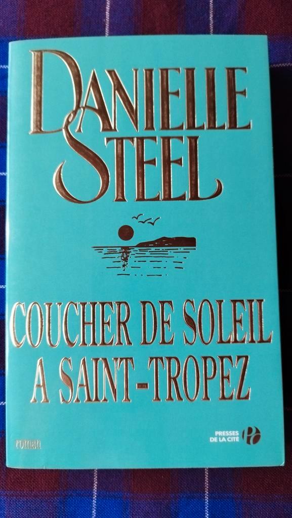 Danielle Steel - Coucher de soleil à Saint-Tropez, Livres, Autos | Livres, Enlèvement ou Envoi