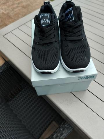 Snackers zwart orthopedisch beschikbaar voor biedingen