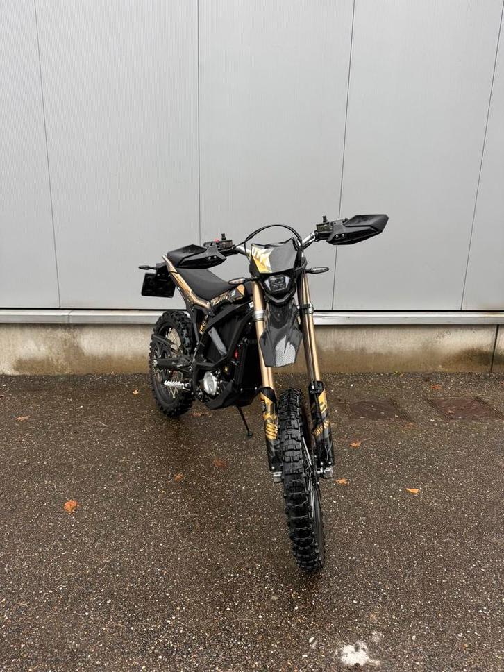 Te koop: Surron Ultra Bee HP 2025 – slechts 956km, Motoren, Overige Motoren, 11 kW of minder, Ophalen