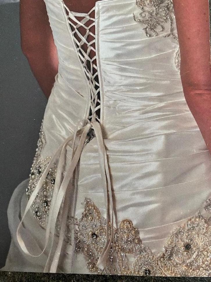 Trouwjurk Faragé maat 36/38, Kleding | Dames, Trouwkleding en Trouwaccessoires, Gedragen, Trouwjurk, Ophalen