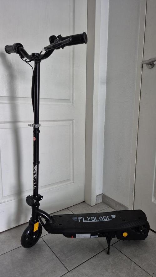 Electrische Step / E-Scooter van het Franse - Nieuw step, Fietsen en Brommers, Steps, Nieuw, Elektrische step (E-scooter), Ophalen of Verzenden