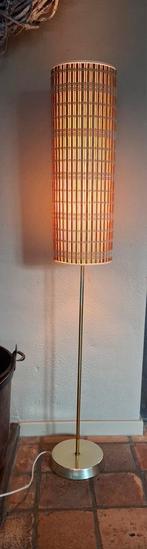 Vintage vloerlamp jaren 70. Vermoedelijk zweeds, Huis en Inrichting, Lampen | Vloerlampen, Ophalen, Zo goed als nieuw, Overige materialen