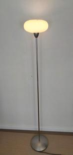 Lampe Ikea, Enlèvement