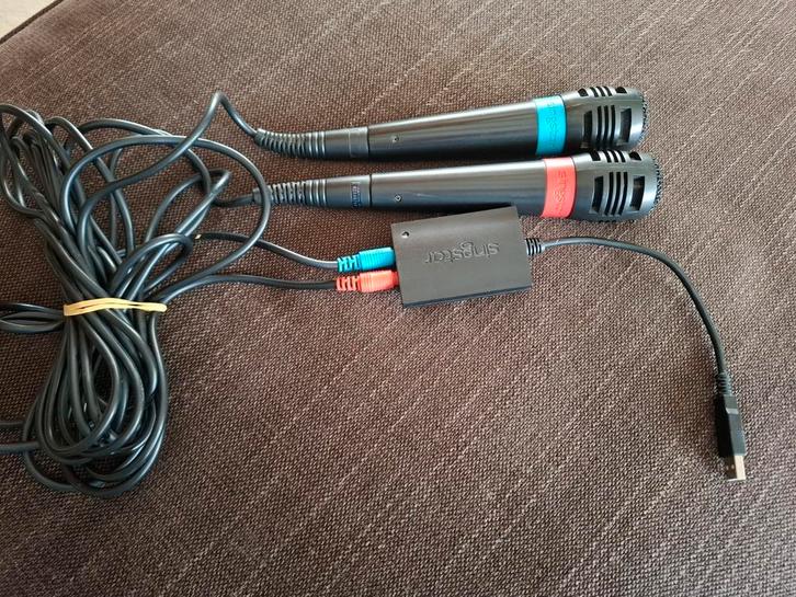 PS2 / PS3 singstar microfoons 2 stuks + koppelstuk, Games en Spelcomputers, Games | Sony PlayStation 2, Zo goed als nieuw, Ophalen of Verzenden