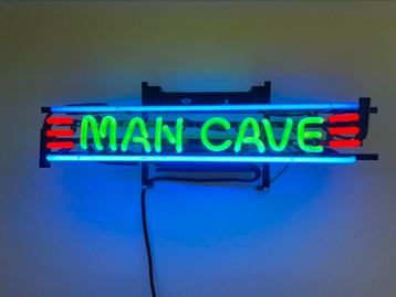 Neon verlichting Man Cave beschikbaar voor biedingen