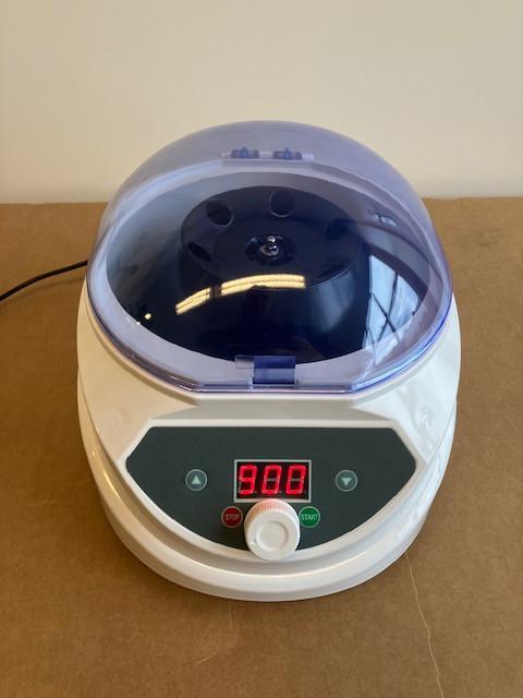 Kleine handzame centrifuge verschillende maten bloed buizen, Diversen, Verpleegmiddelen, Nieuw, Ophalen of Verzenden