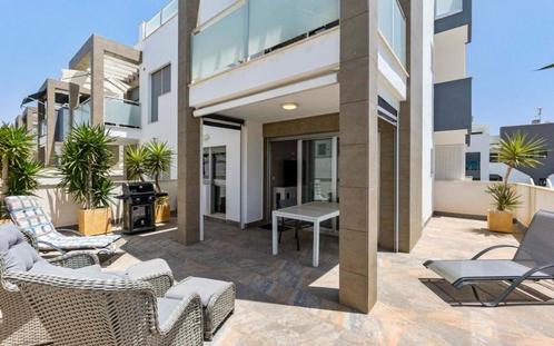 Prachtige benedenwoning te koop in Punta Prima, Torrevieja.., Immo, Buitenland, Spanje, Appartement, Overige