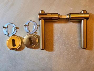 Poignée de porte en métal doré., Enlèvement ou Envoi, Neuf, Cuivre ou Laiton, Loquet ou Poignée