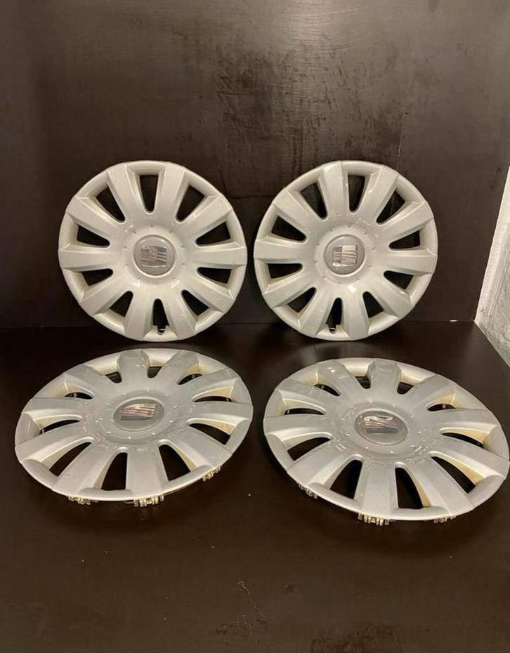 4 originele seat altea Ibiza Toledo 15" wieldoppen, Auto diversen, Wieldoppen, Zo goed als nieuw, Ophalen of Verzenden