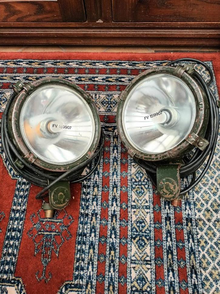 militaria 2x zoeklicht zoekspot daimler ferret  spot licht, Verzamelen, Militaria | Algemeen, Landmacht, Overige typen, Ophalen